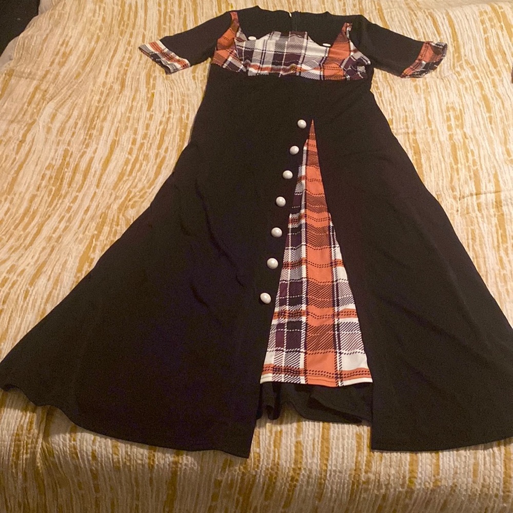 Stylish, size Medium dress!